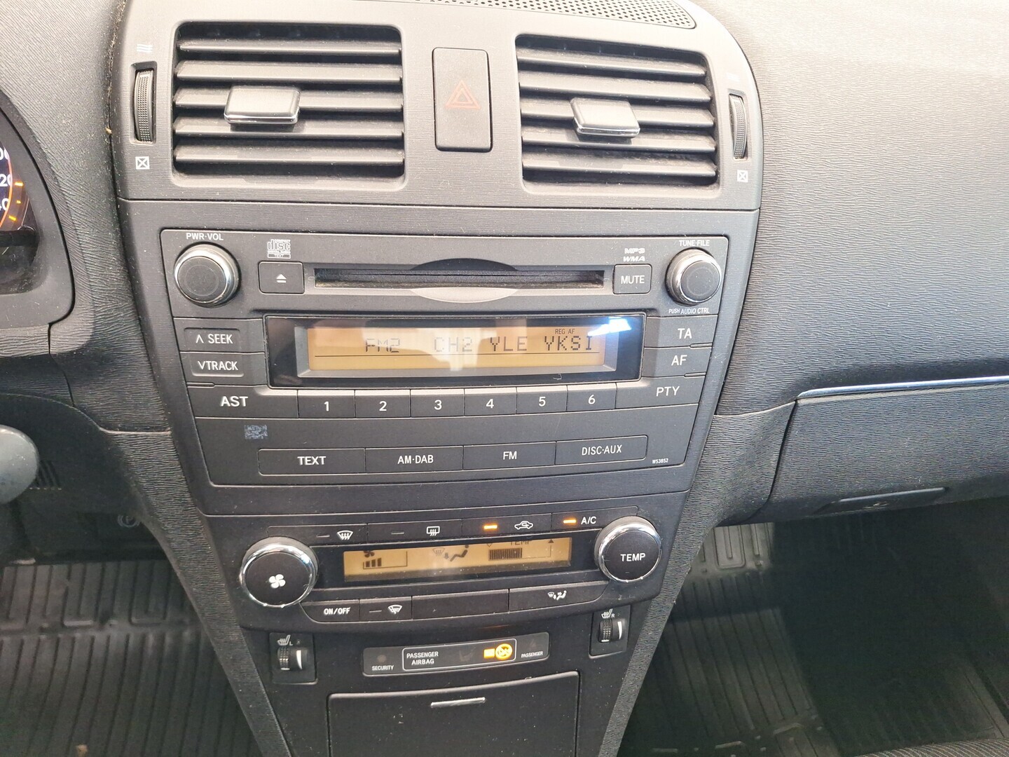 TOYOTA Avensis 2011