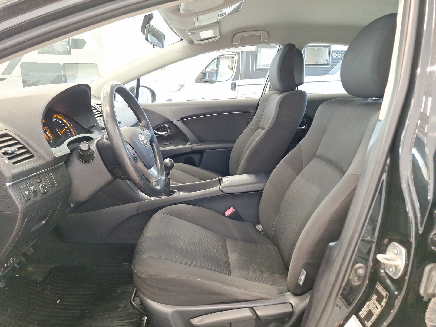 TOYOTA Avensis 2011