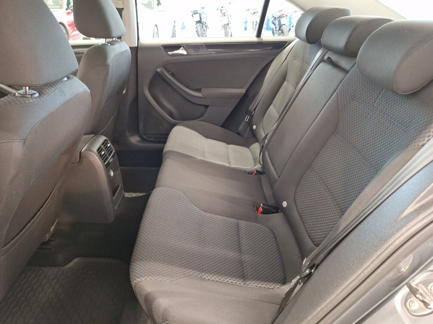 VOLKSWAGEN Jetta 2011