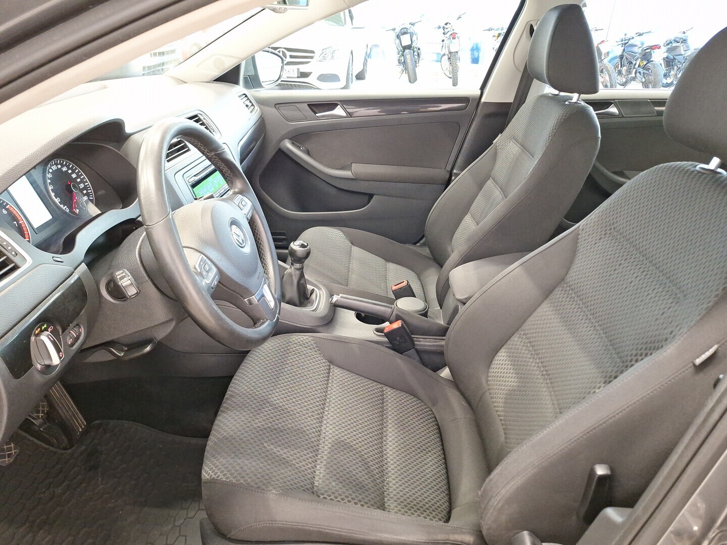 VOLKSWAGEN Jetta 2011
