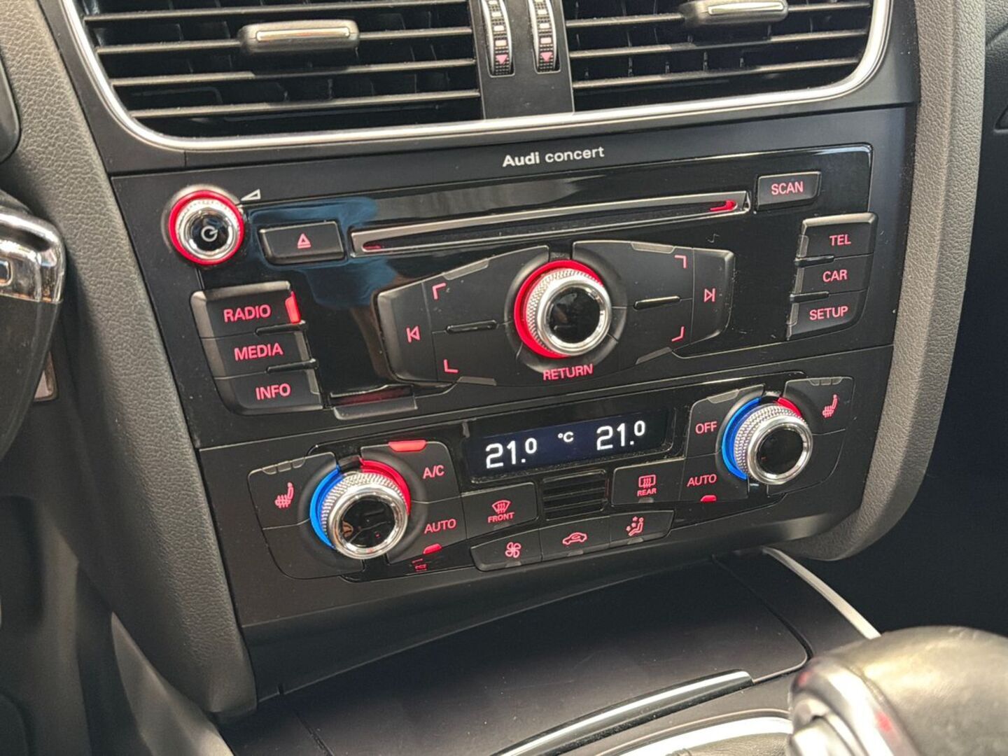 AUDI A4 2015
