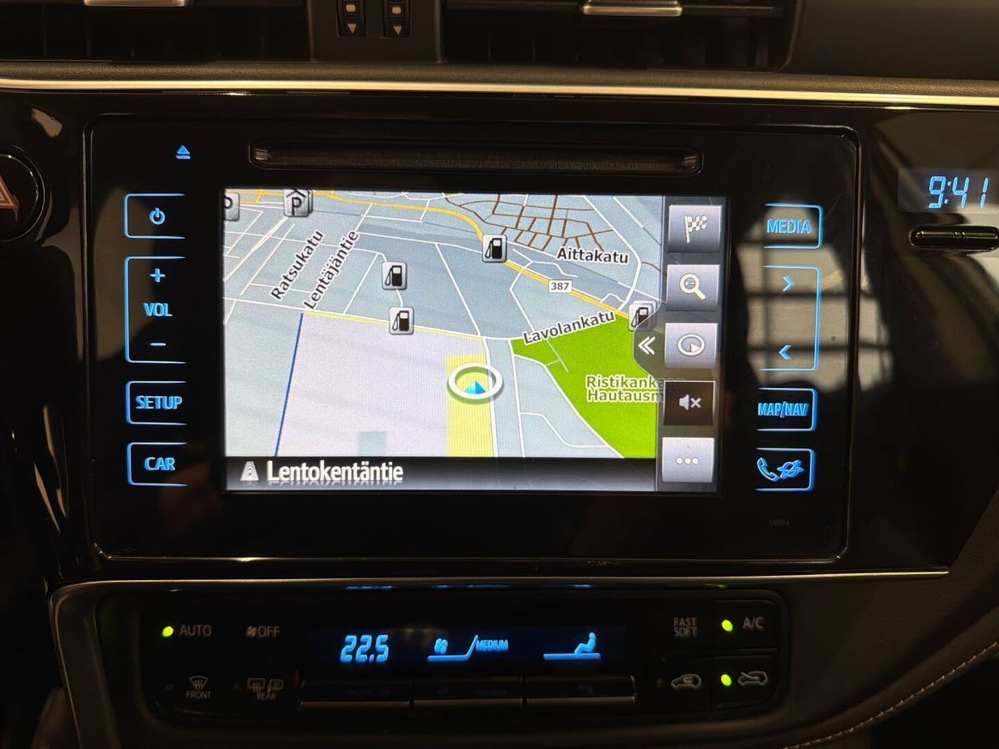 TOYOTA Auris 2017