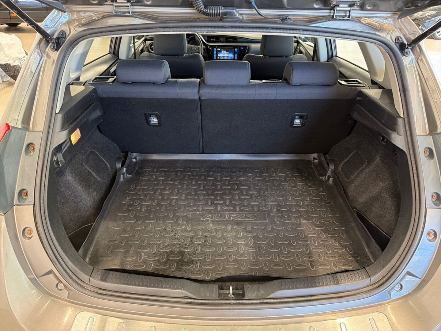 TOYOTA Auris 2017
