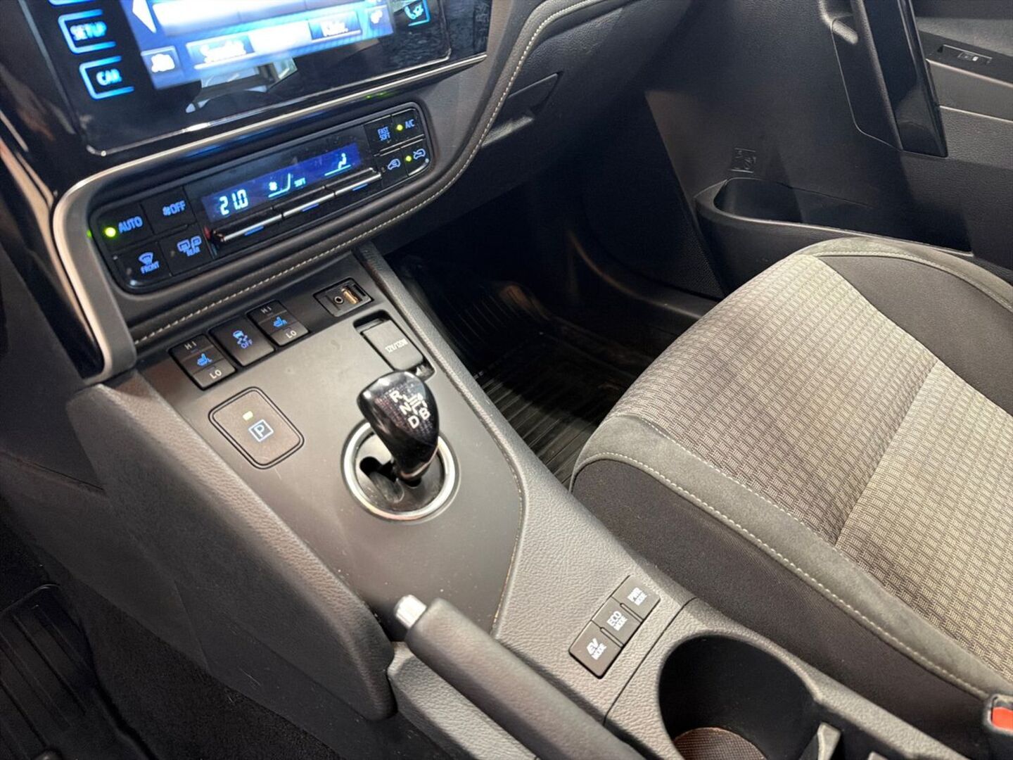 TOYOTA Auris 2018