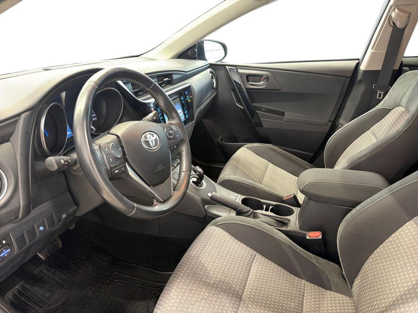 TOYOTA Auris 2018