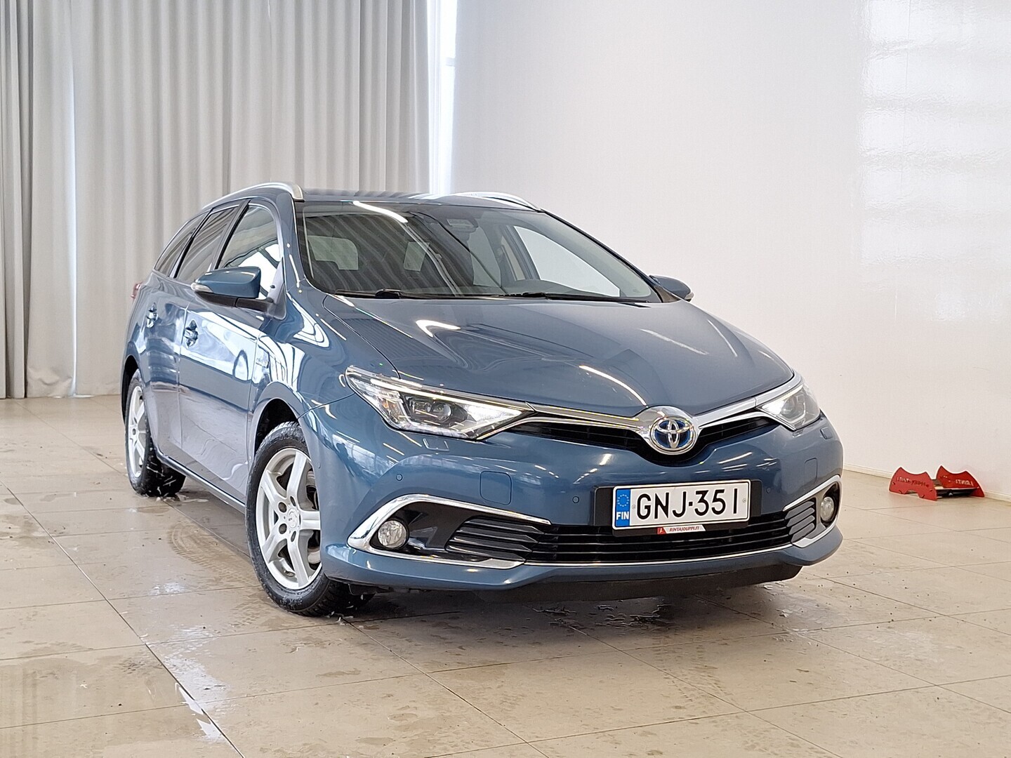 TOYOTA Auris 2016