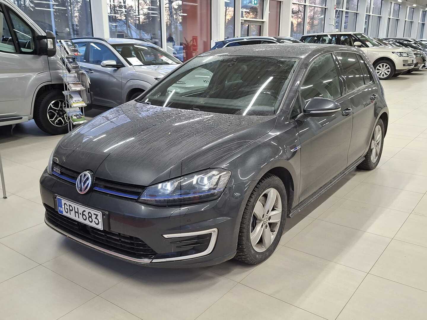 VOLKSWAGEN Golf 2016