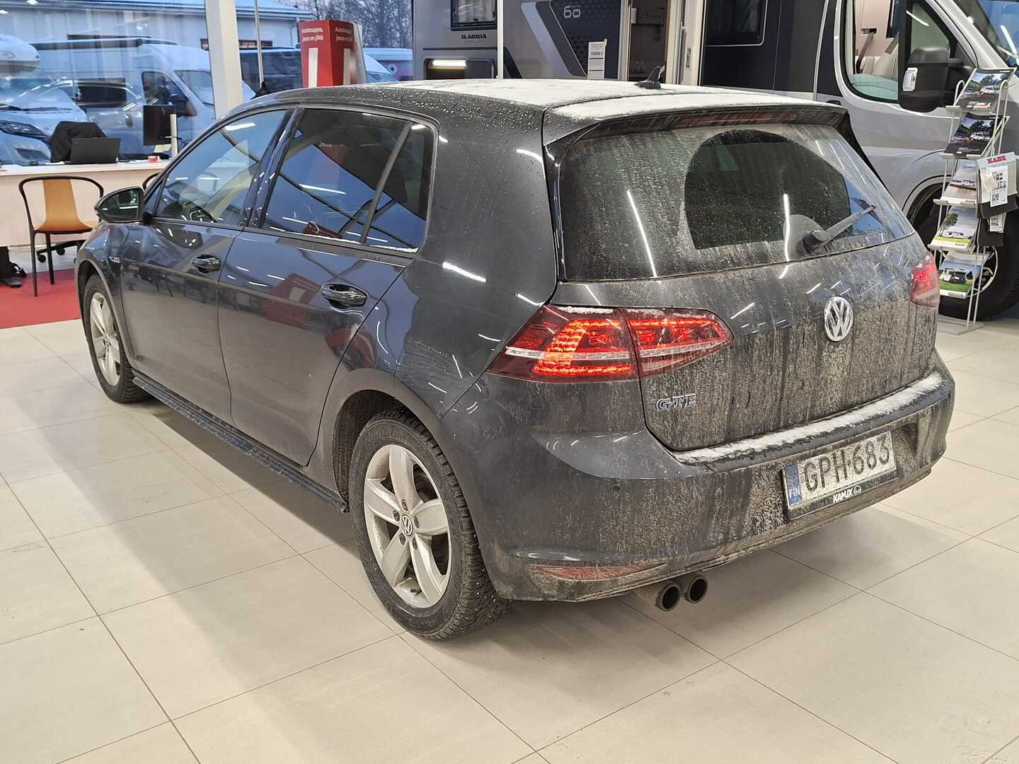 VOLKSWAGEN Golf 2016