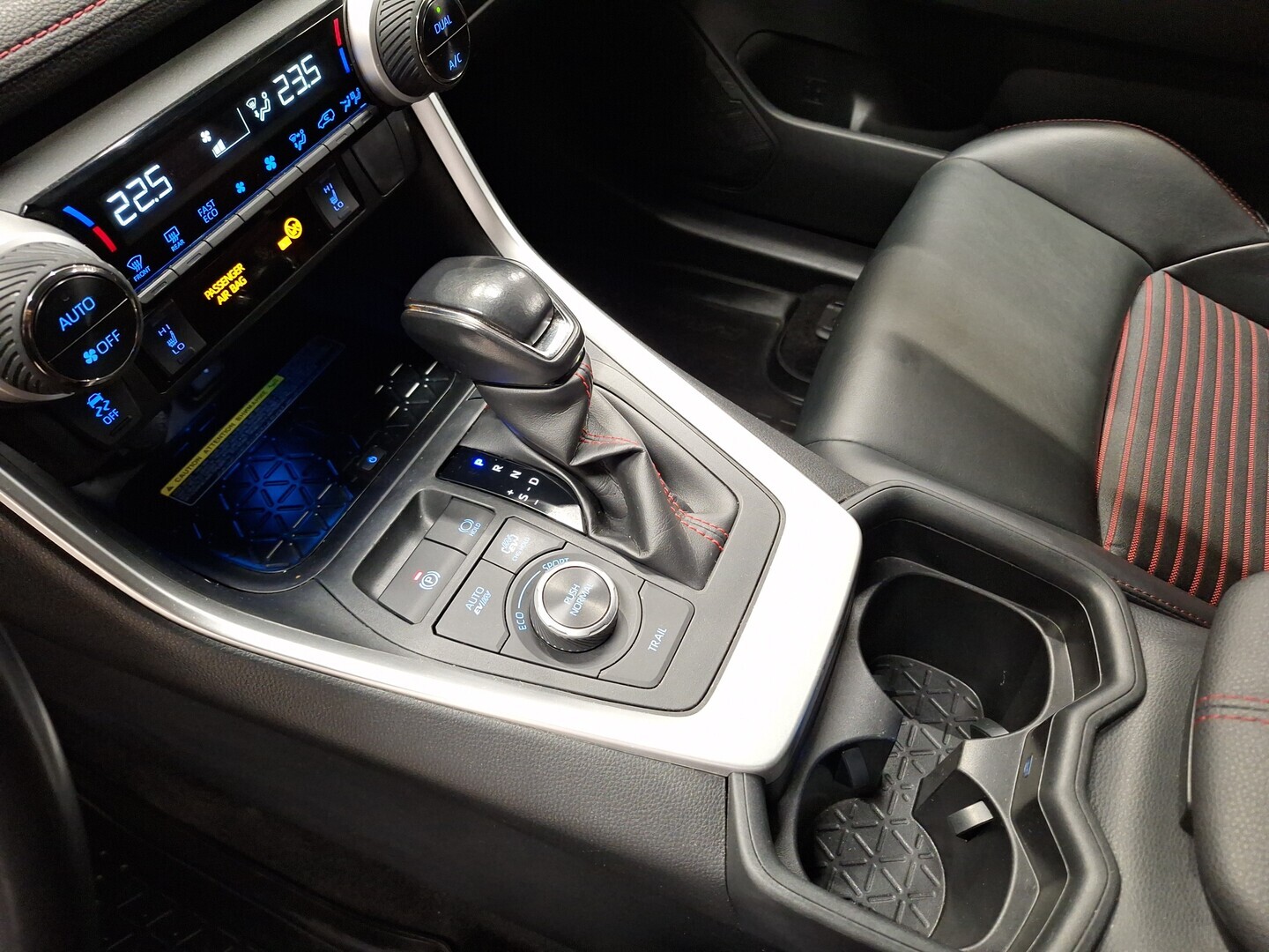 TOYOTA RAV4 PLUG-IN 2020