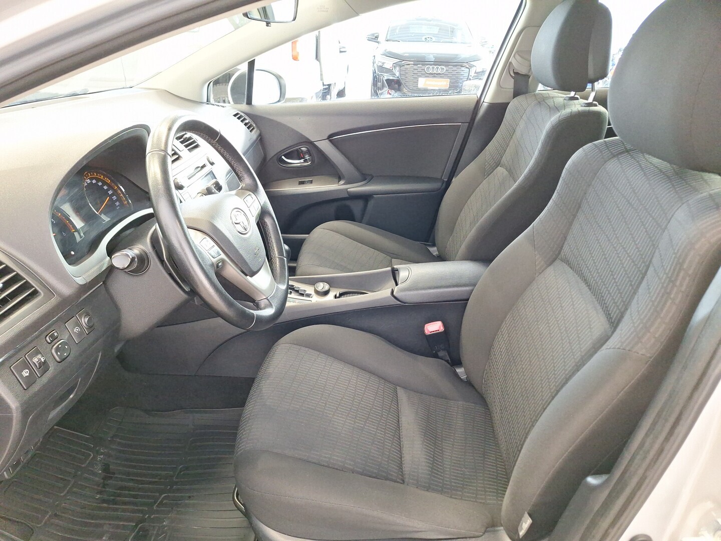 TOYOTA Avensis 2009