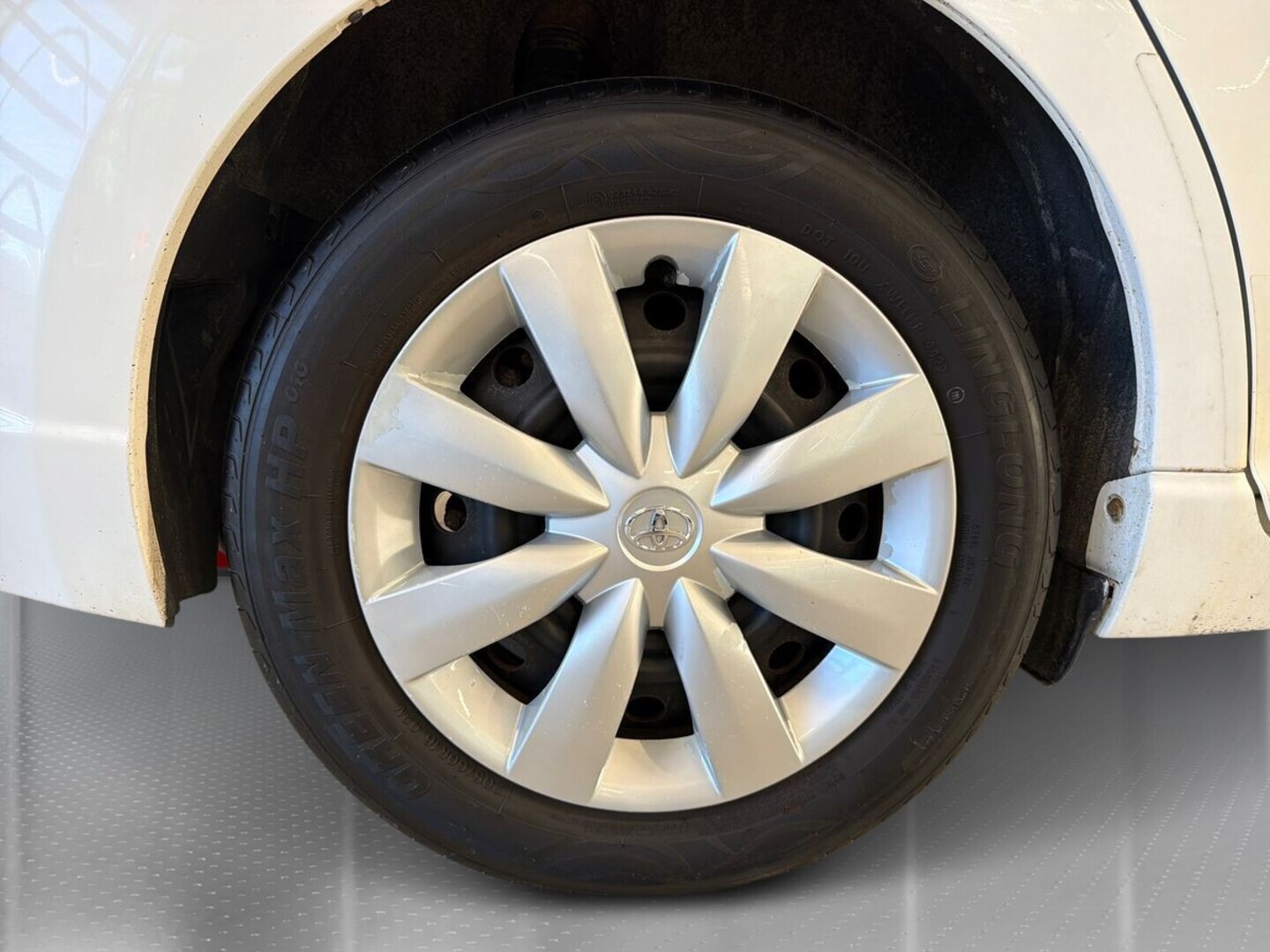 TOYOTA Avensis 2011