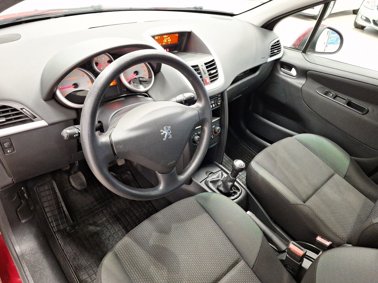 PEUGEOT 207 2011