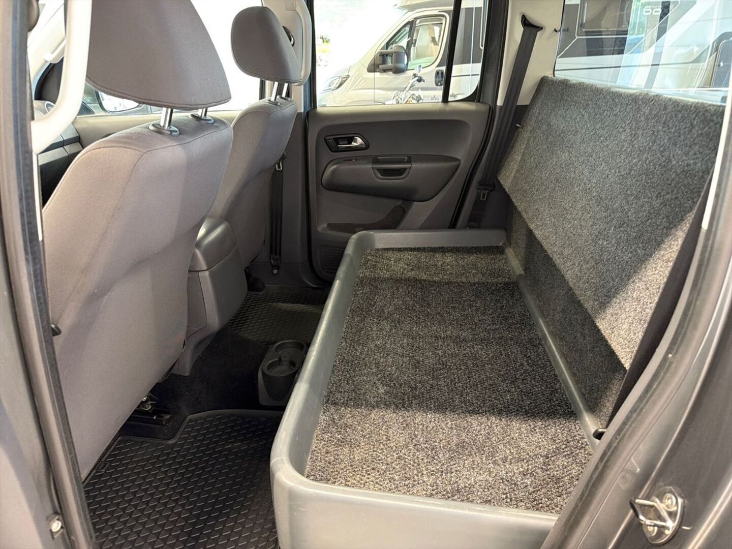 VOLKSWAGEN Amarok 2013
