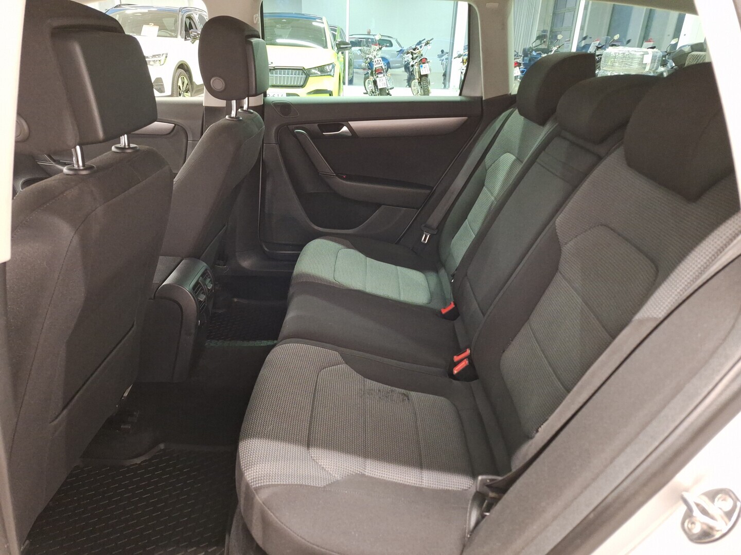 VOLKSWAGEN Passat 2014