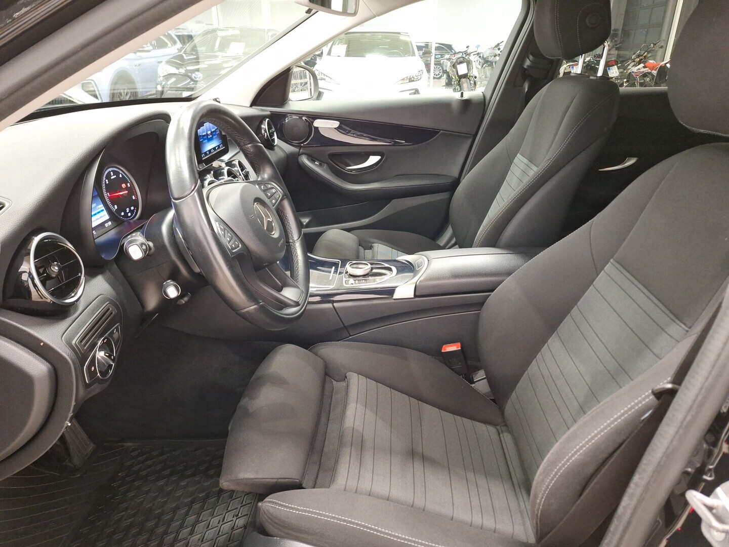 MERCEDES-BENZ C 2016