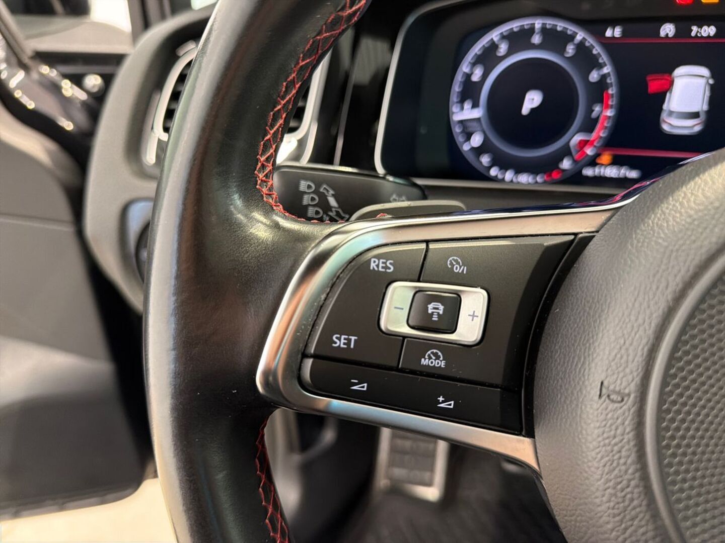 VOLKSWAGEN Golf 2018
