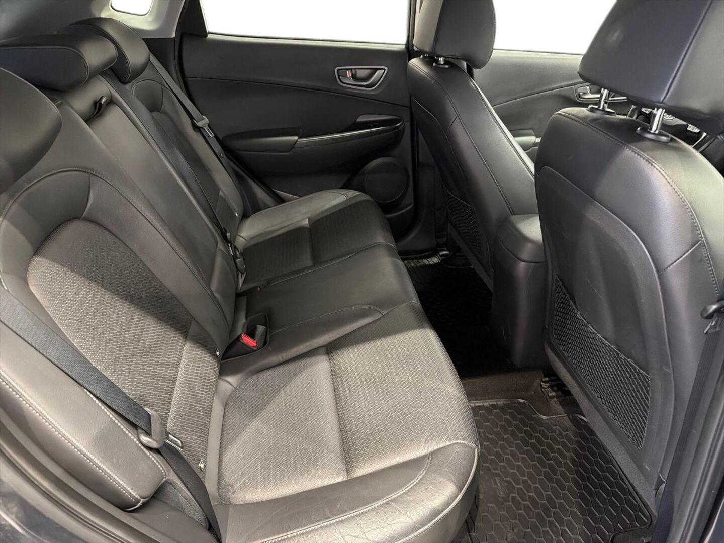 HYUNDAI KONA 10