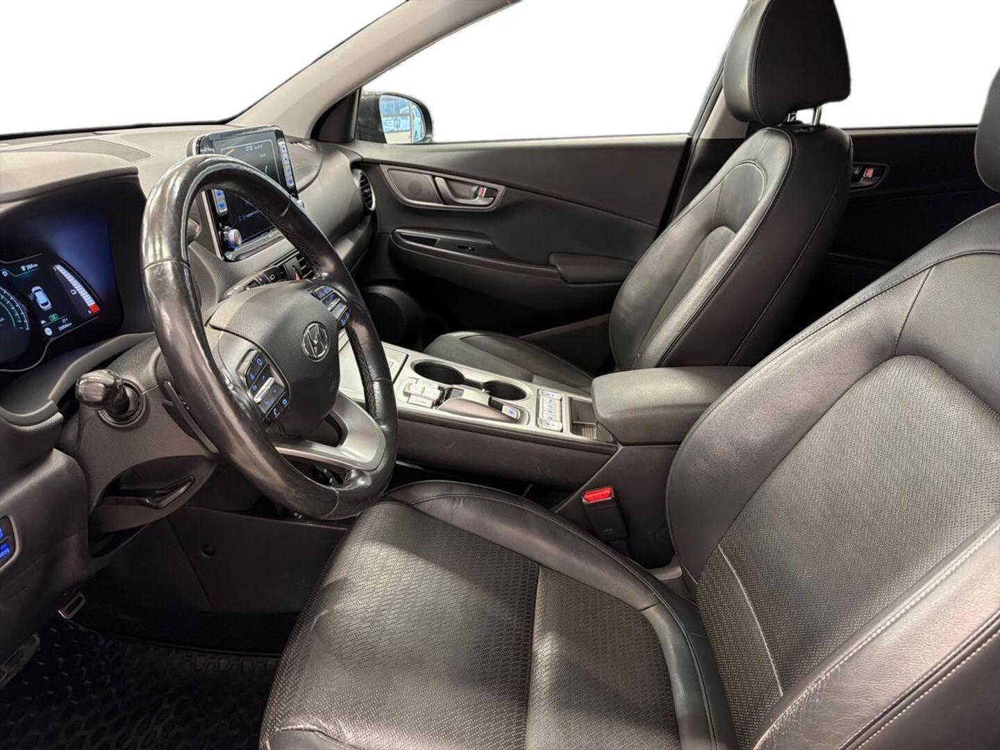 HYUNDAI KONA 7