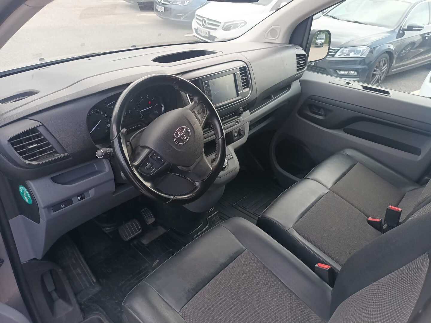 TOYOTA Proace 2021