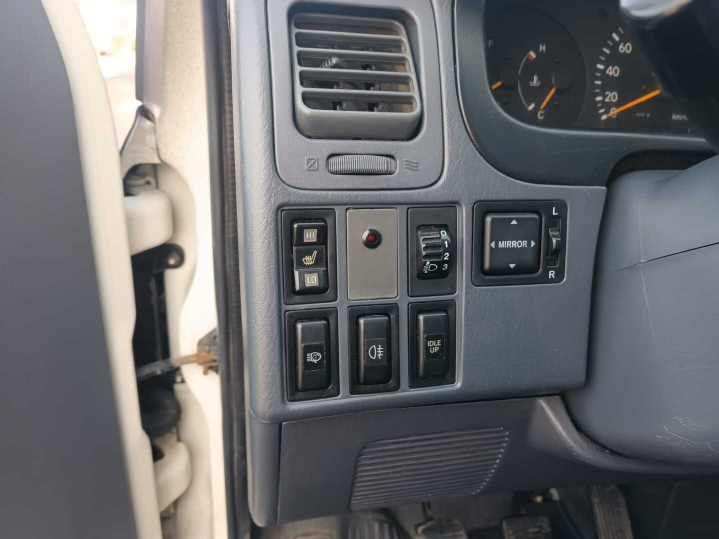 TOYOTA Hiace 2002