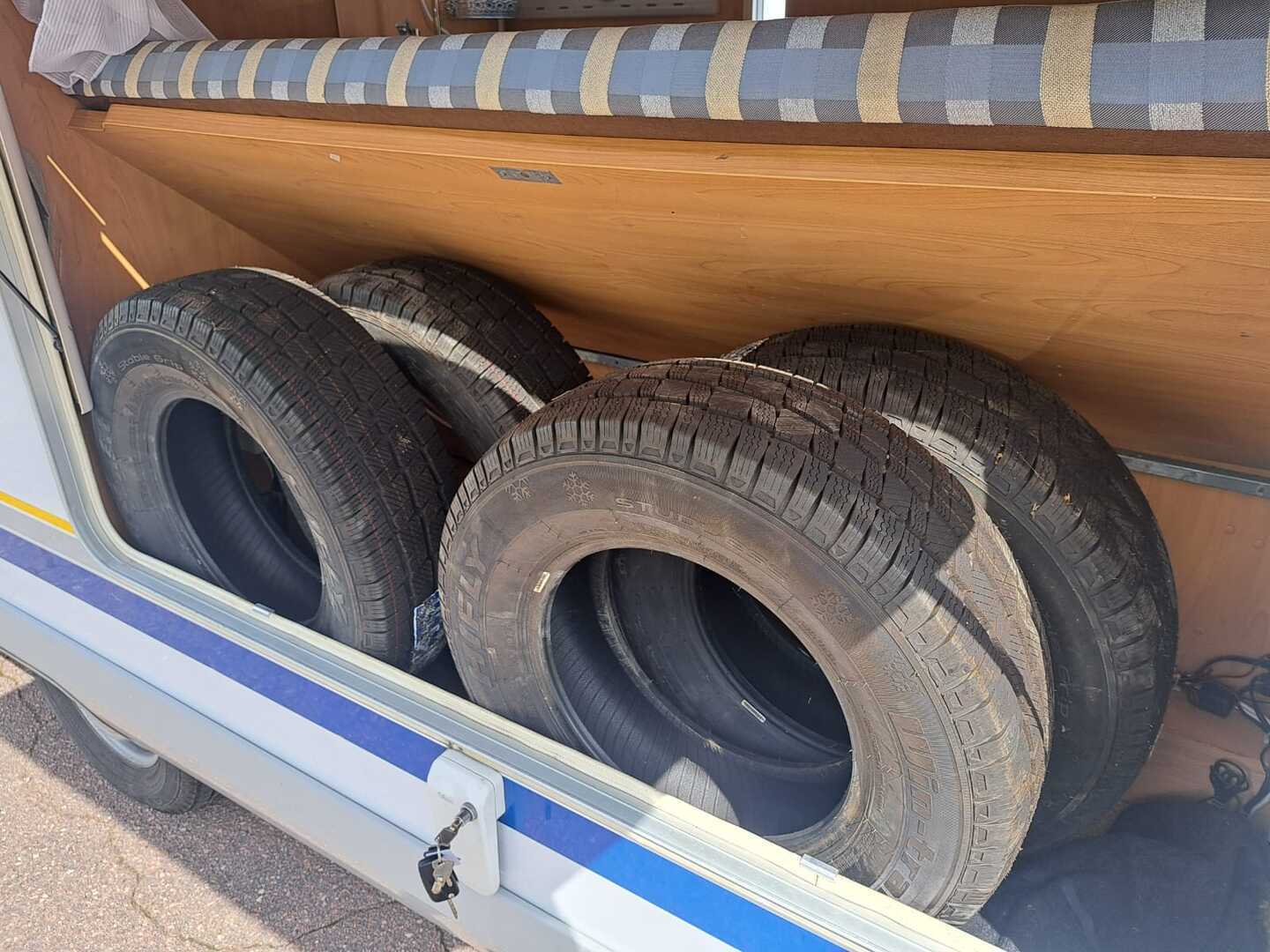 BÜRSTNER A 645 ACTIVE 2003