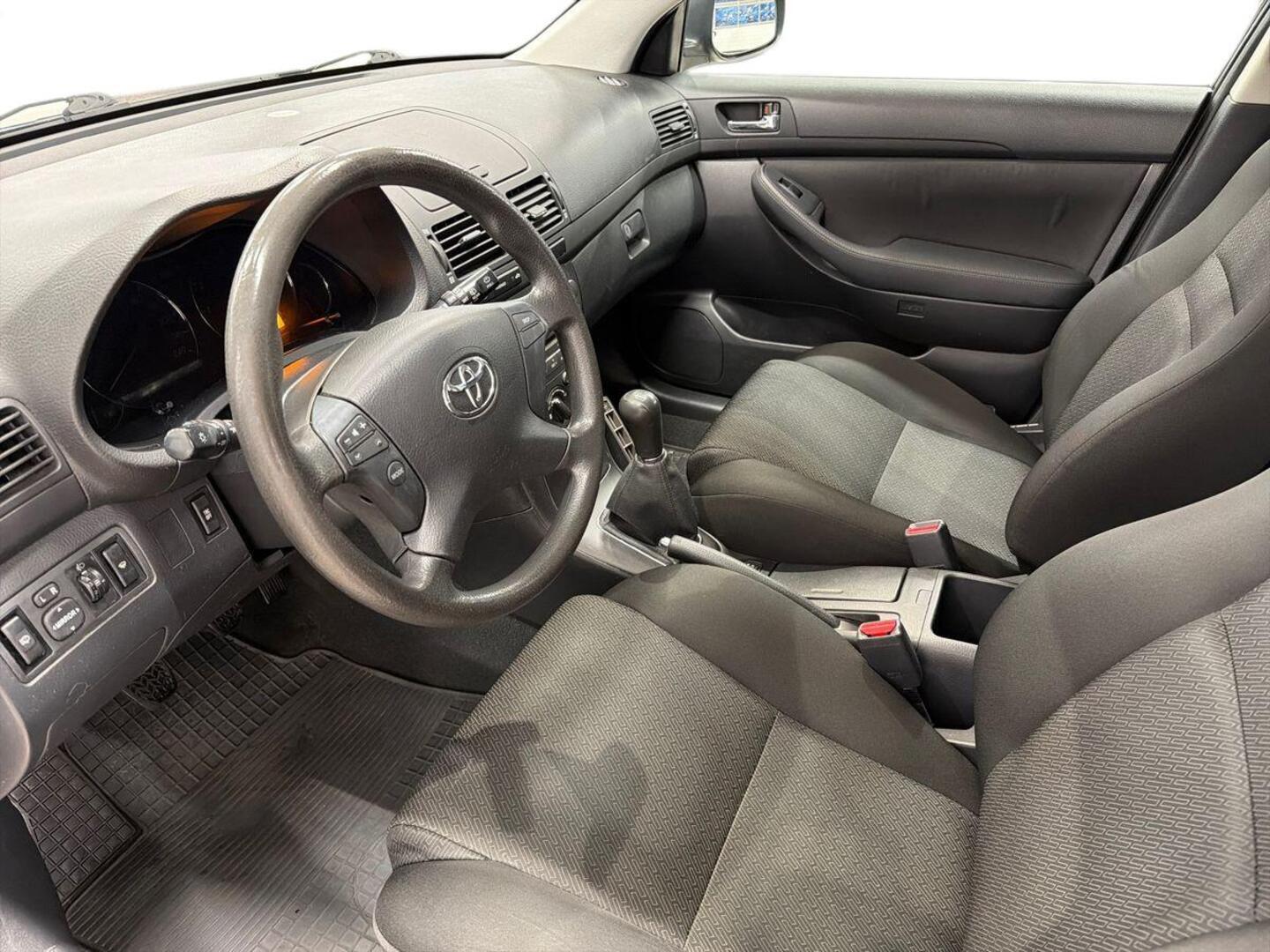 TOYOTA Avensis 2008