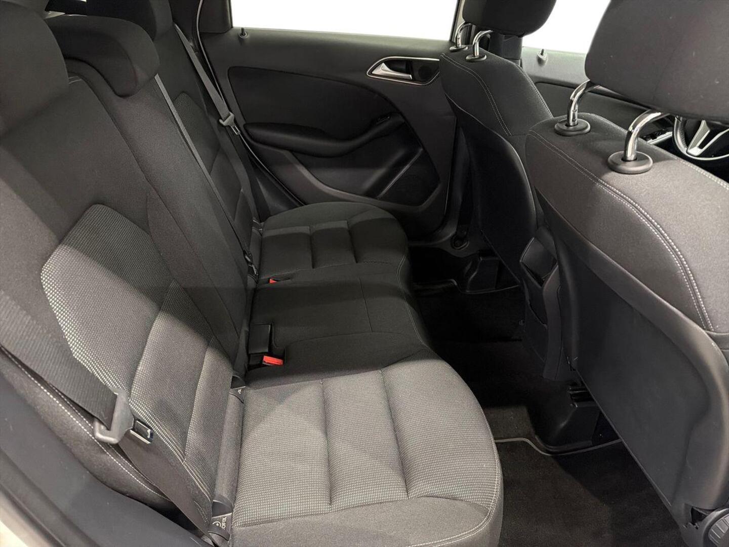 MERCEDES-BENZ B 2013