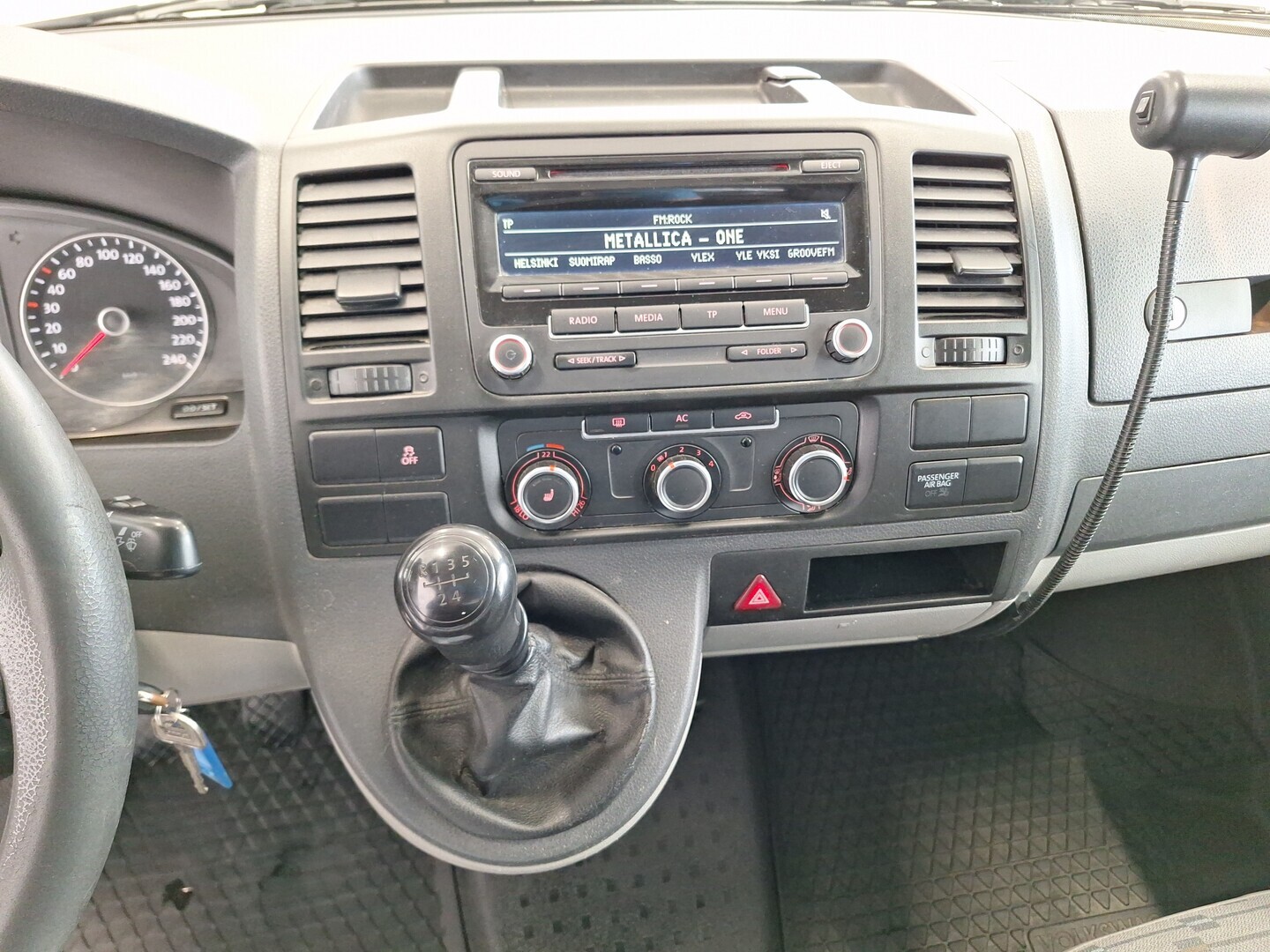 VOLKSWAGEN Transporter 2011