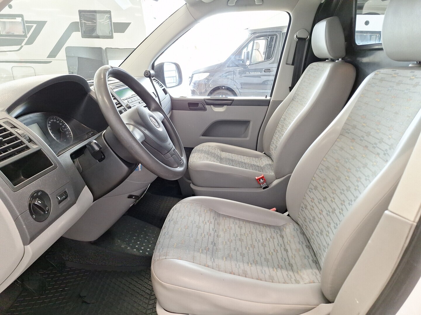 VOLKSWAGEN Transporter 2011
