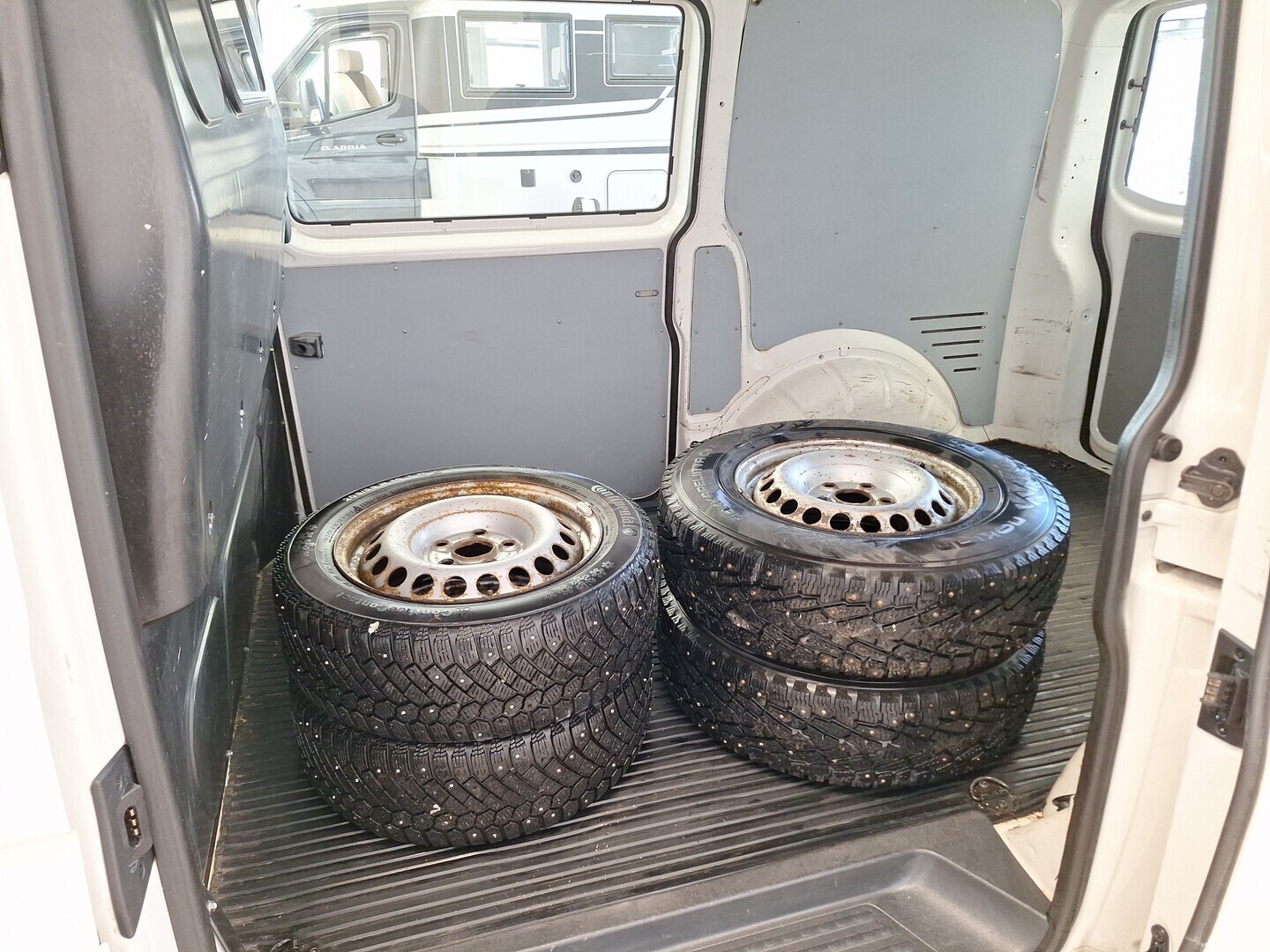 VOLKSWAGEN Transporter 2011