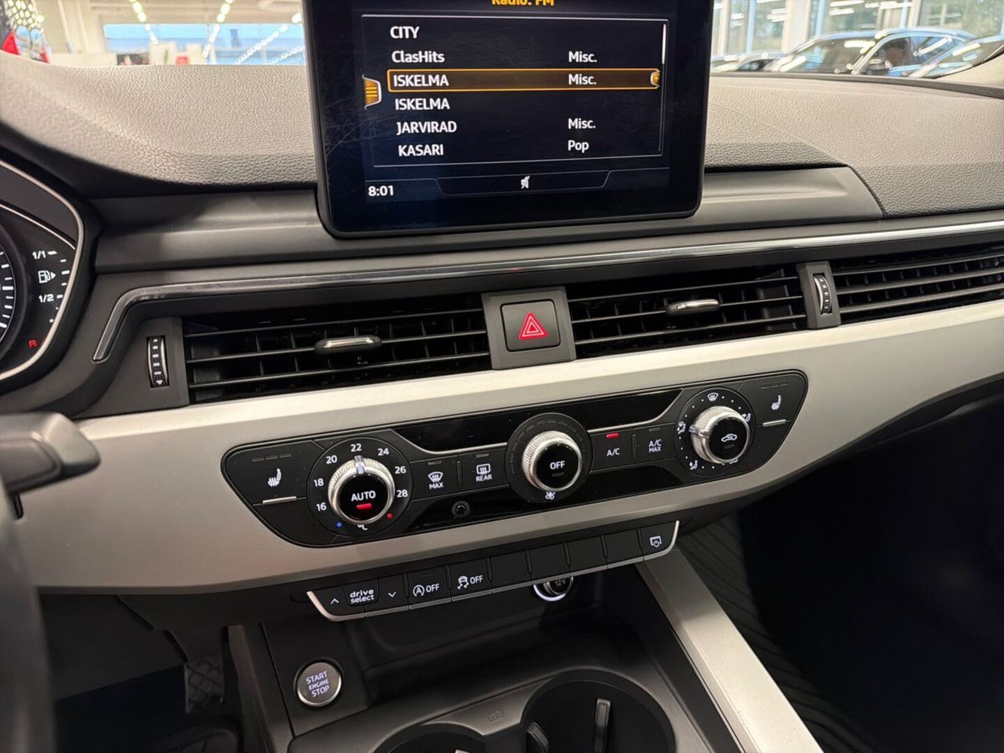 AUDI A4 2016