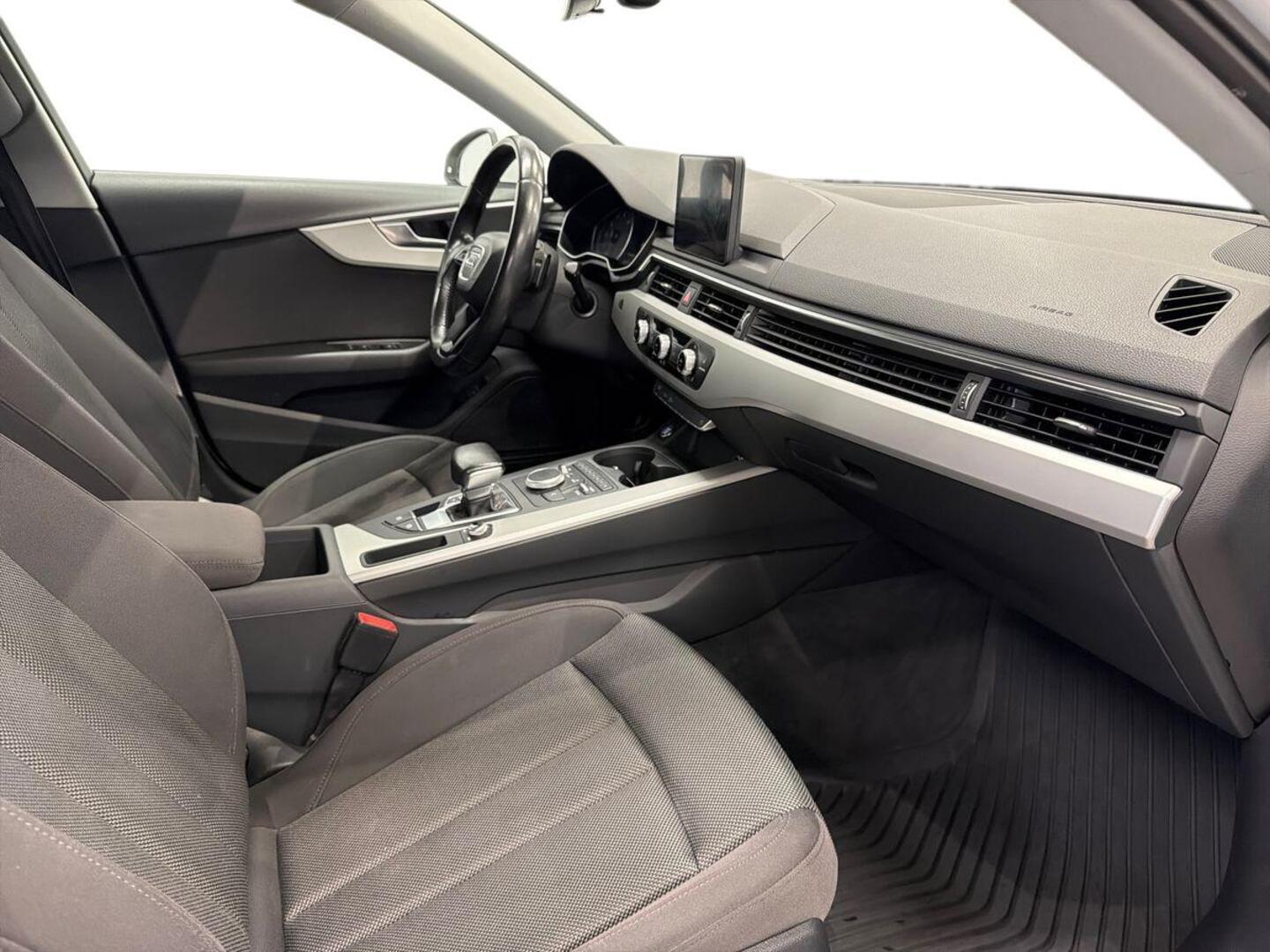 AUDI A4 2016