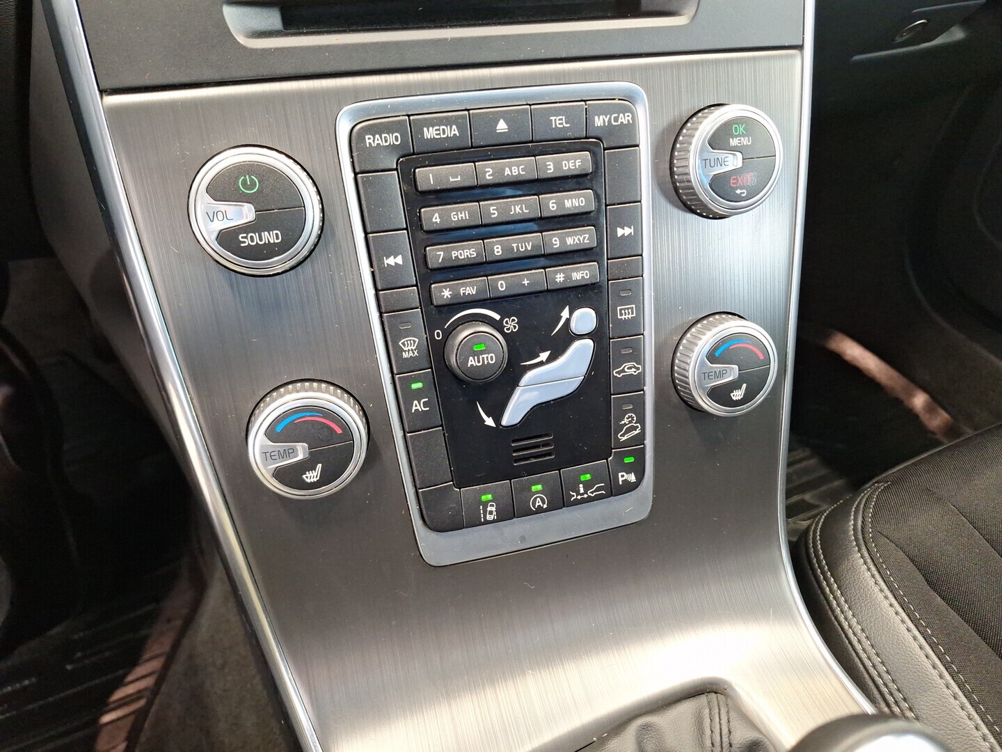 VOLVO V60 Cross Country 2016