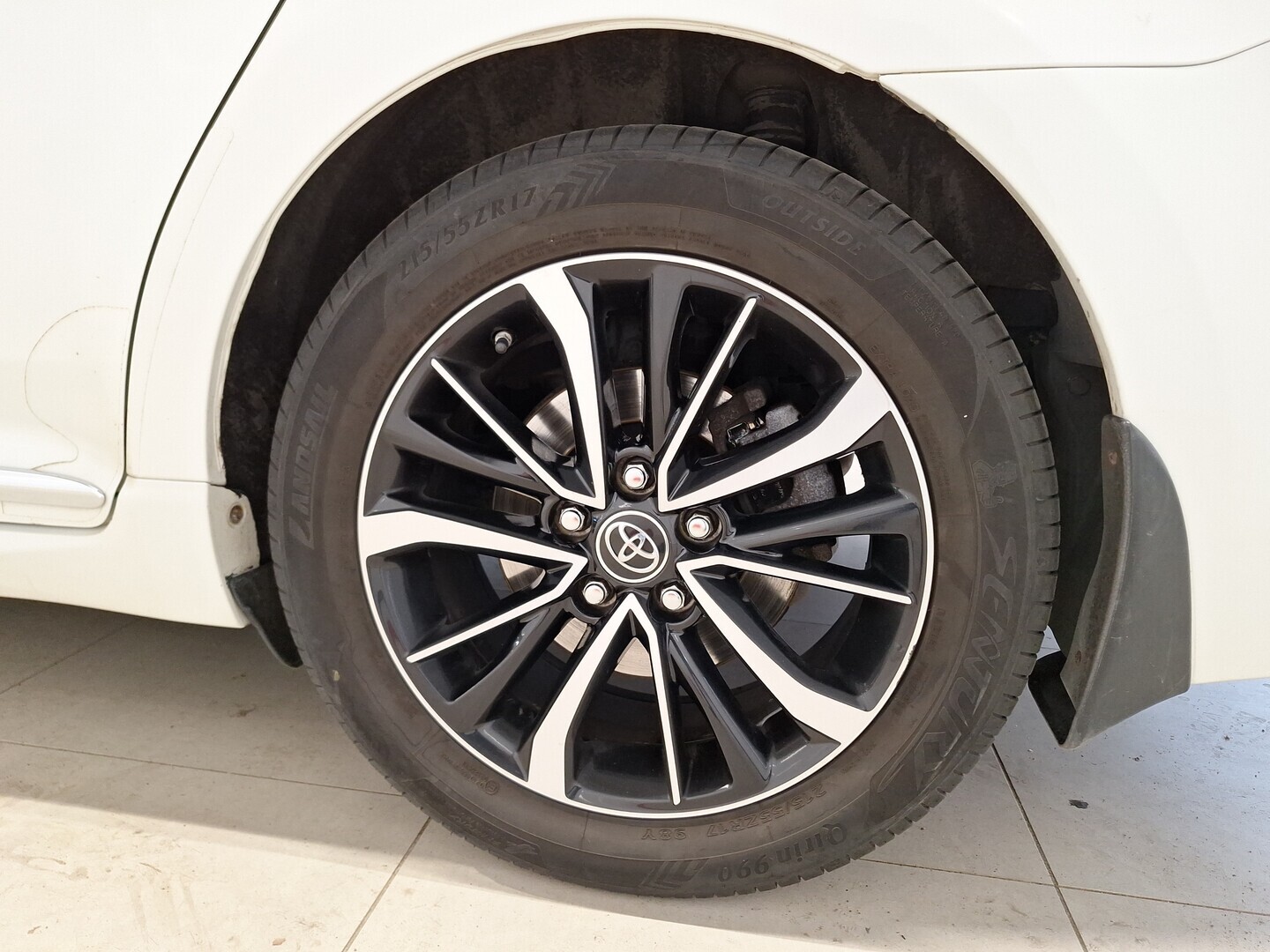 TOYOTA Avensis 2018