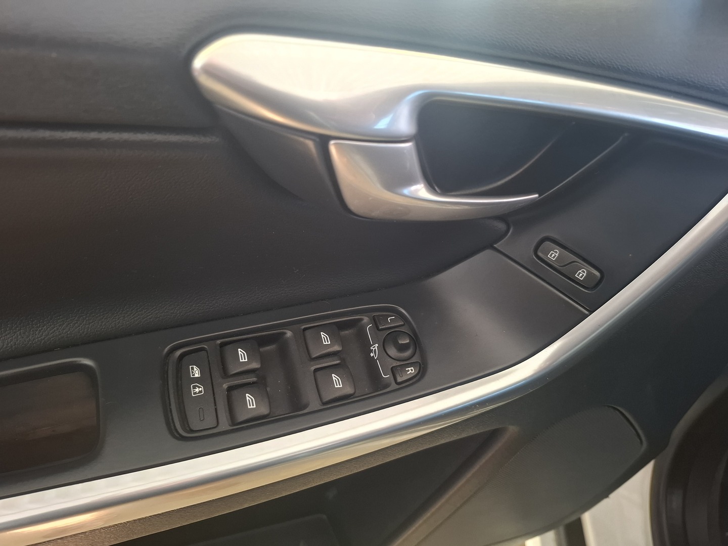 VOLVO XC60 2015