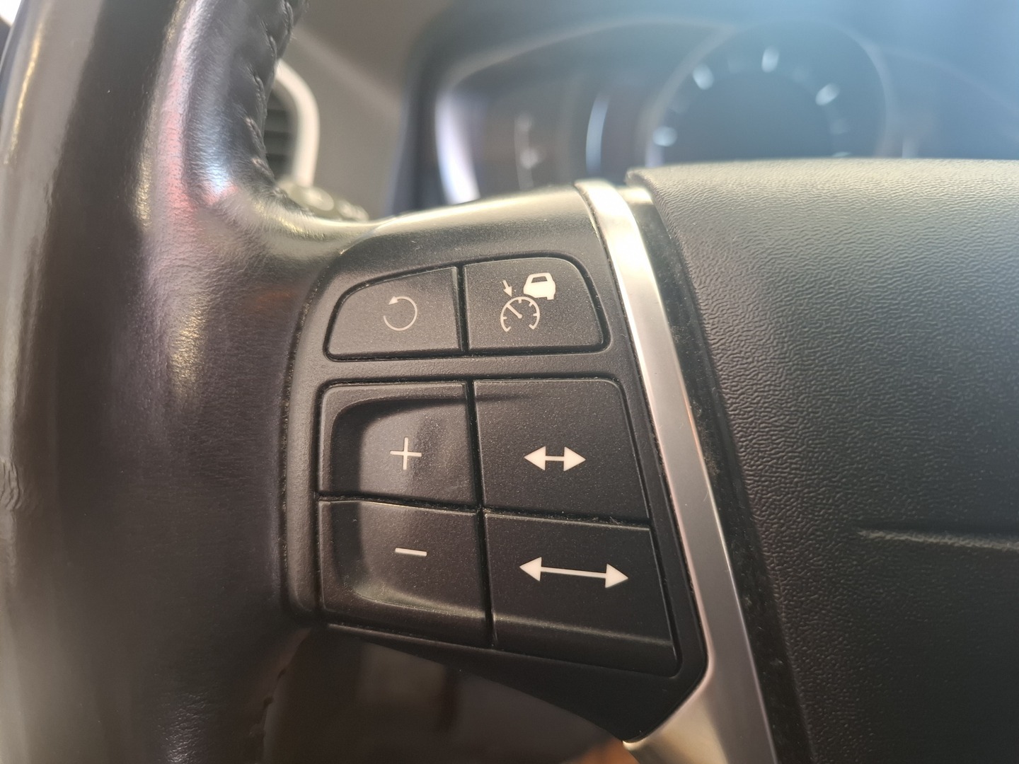 VOLVO XC60 2015