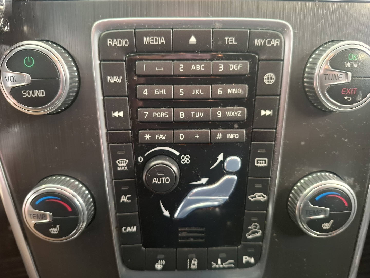 VOLVO XC60 2015