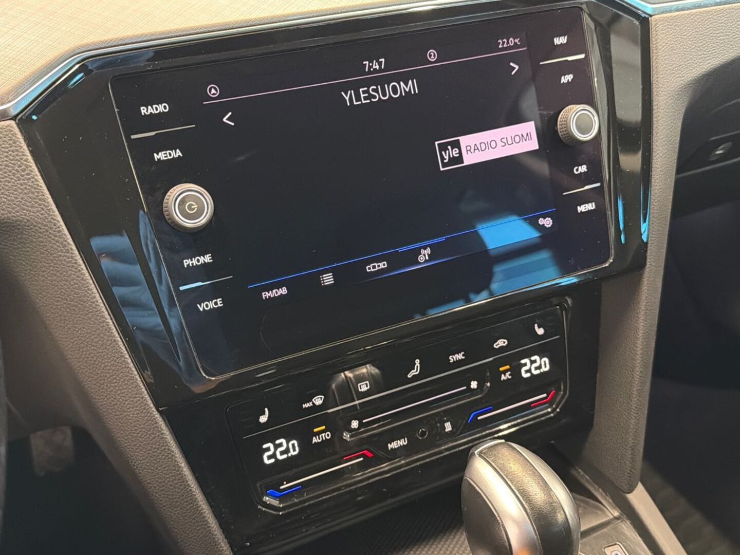 VOLKSWAGEN Passat 15