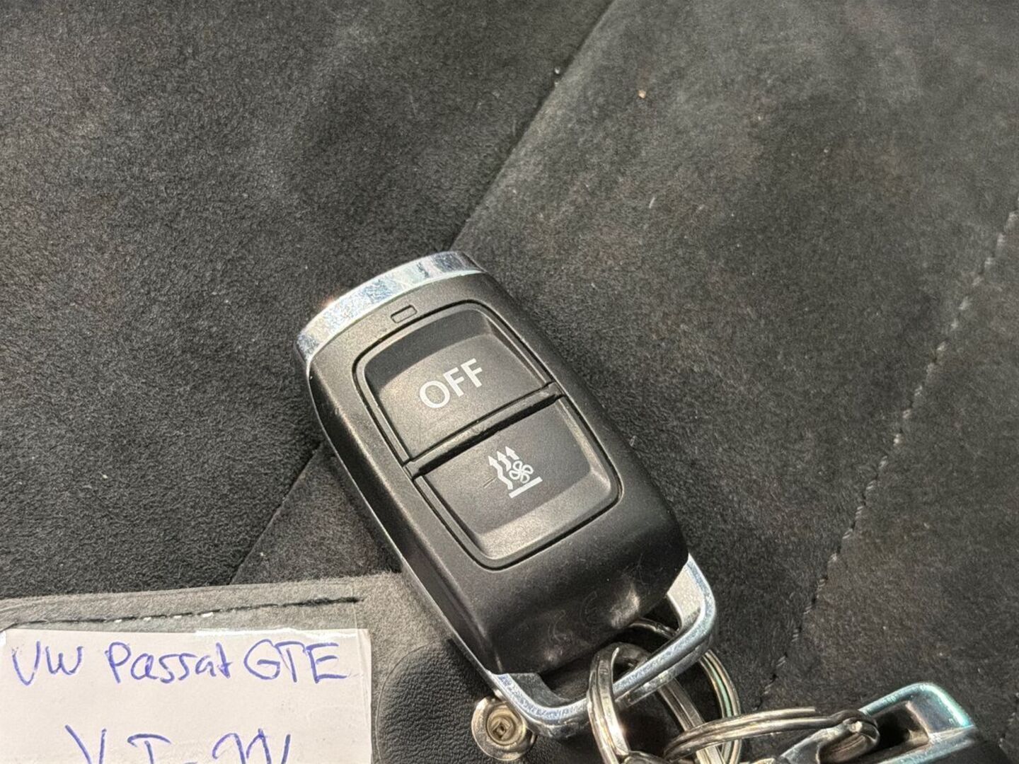 VOLKSWAGEN Passat 18