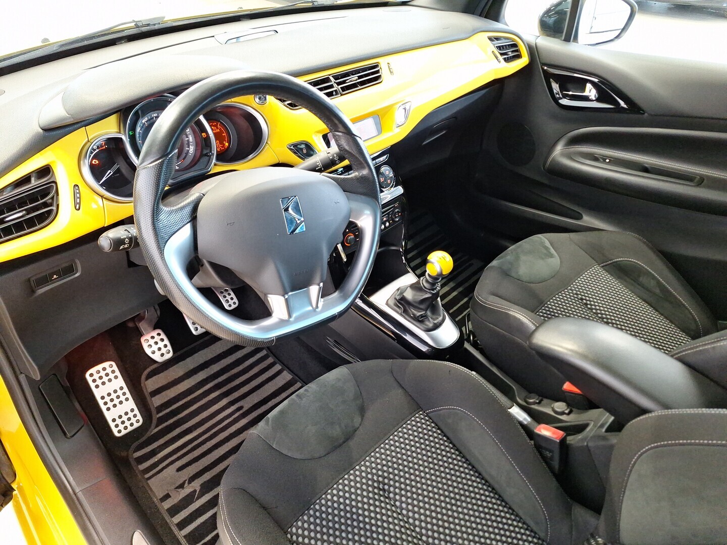 CITROEN DS3 2010