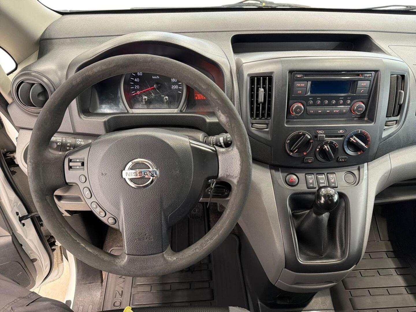 NISSAN NV200 2012