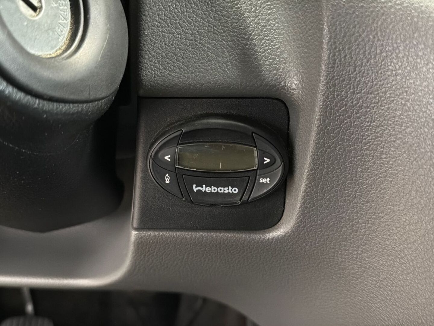 NISSAN NV200 2012
