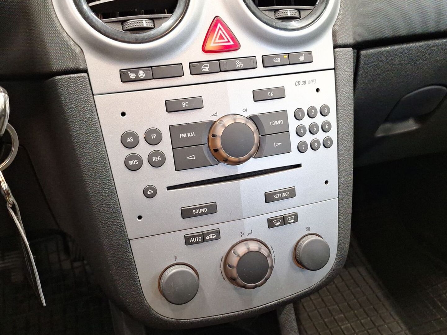 OPEL Corsa 2012