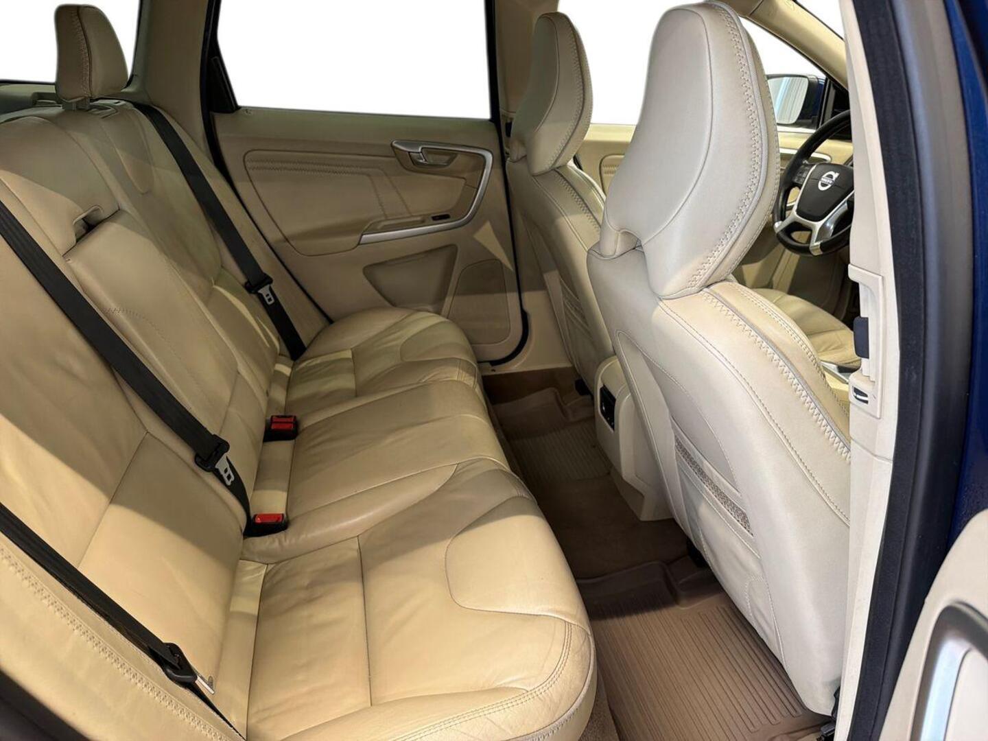 VOLVO XC60 2011