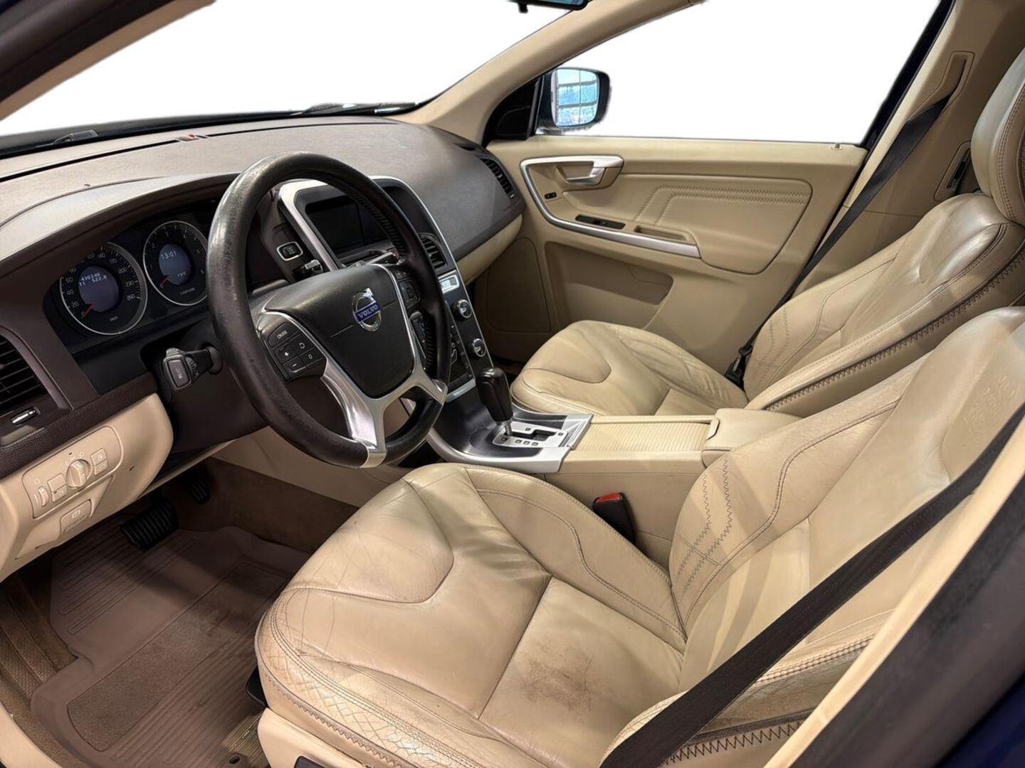 VOLVO XC60 2011