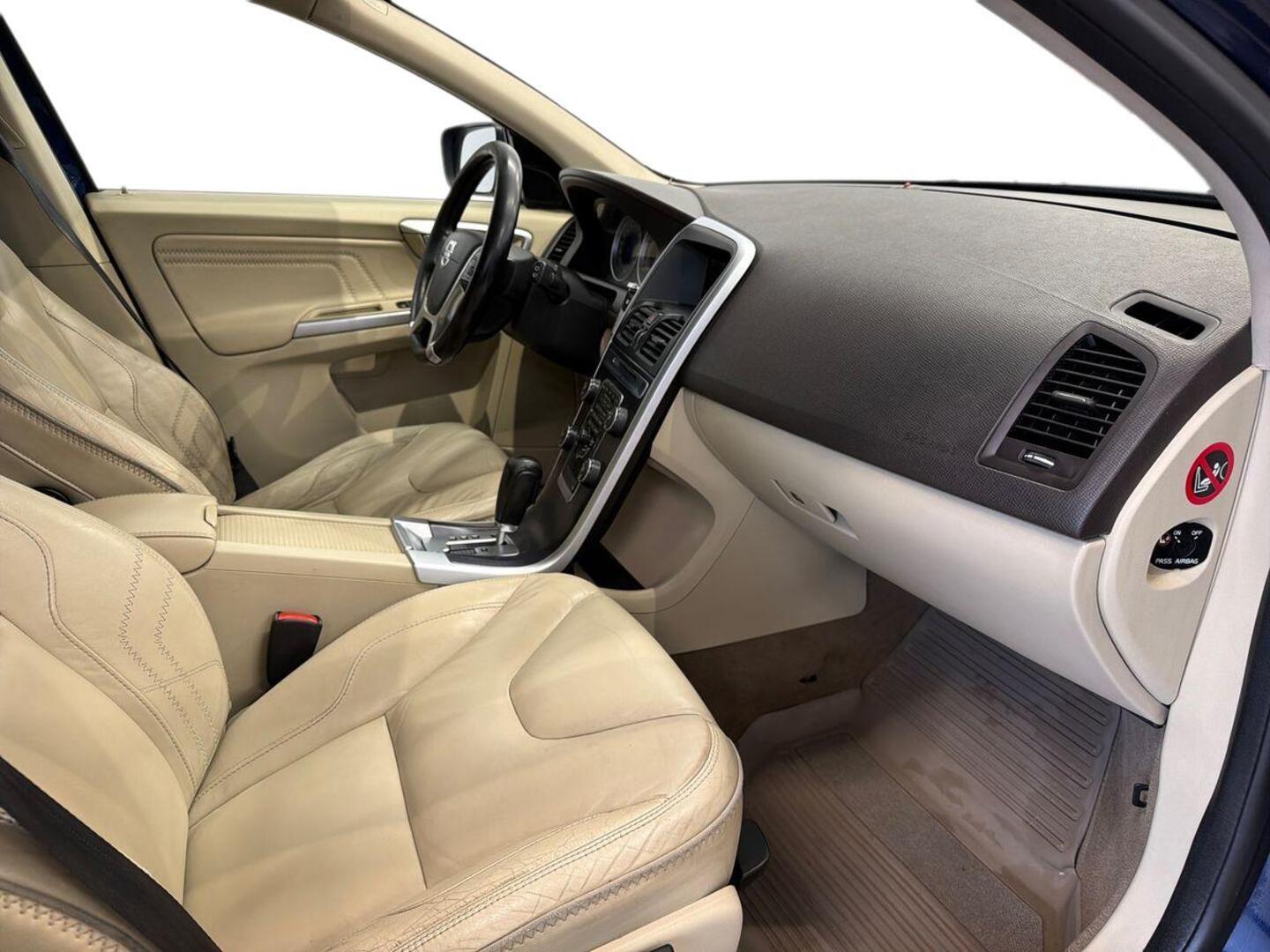 VOLVO XC60 2011