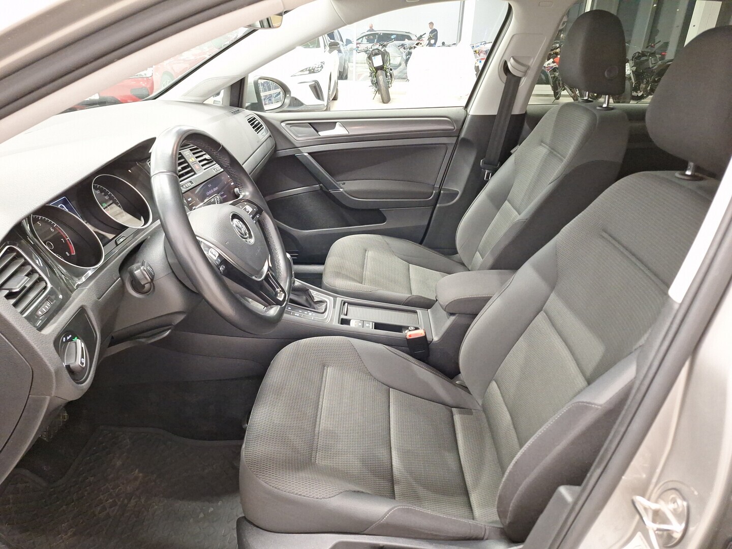 VOLKSWAGEN Golf 2019