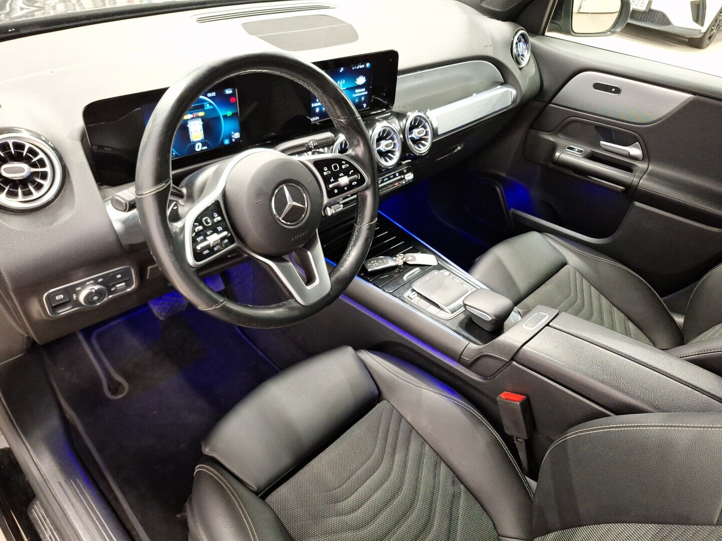MERCEDES-BENZ GLB 2021