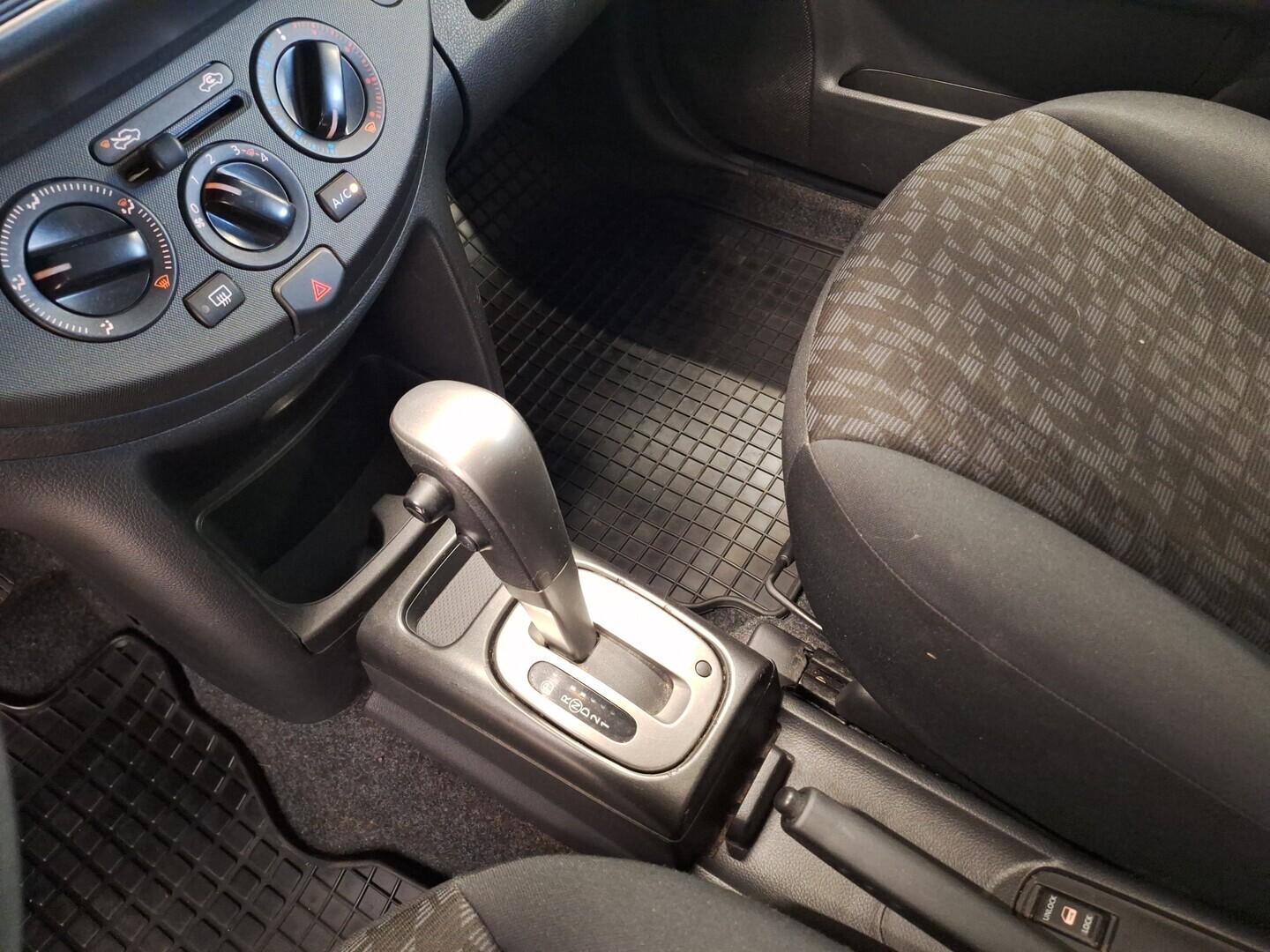NISSAN Note 2006