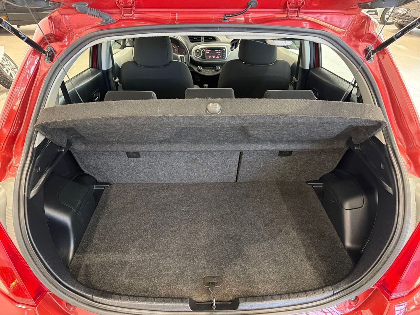 TOYOTA Yaris 2013